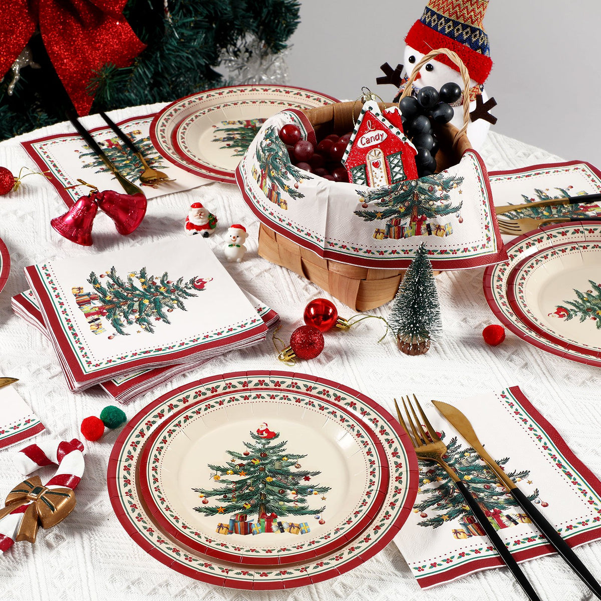 Waipfaru 200 PCS Christmas Tree Paper Plates and Napkins Christmas Party Supplies Disposable Dinnerware Set for Xmas Party